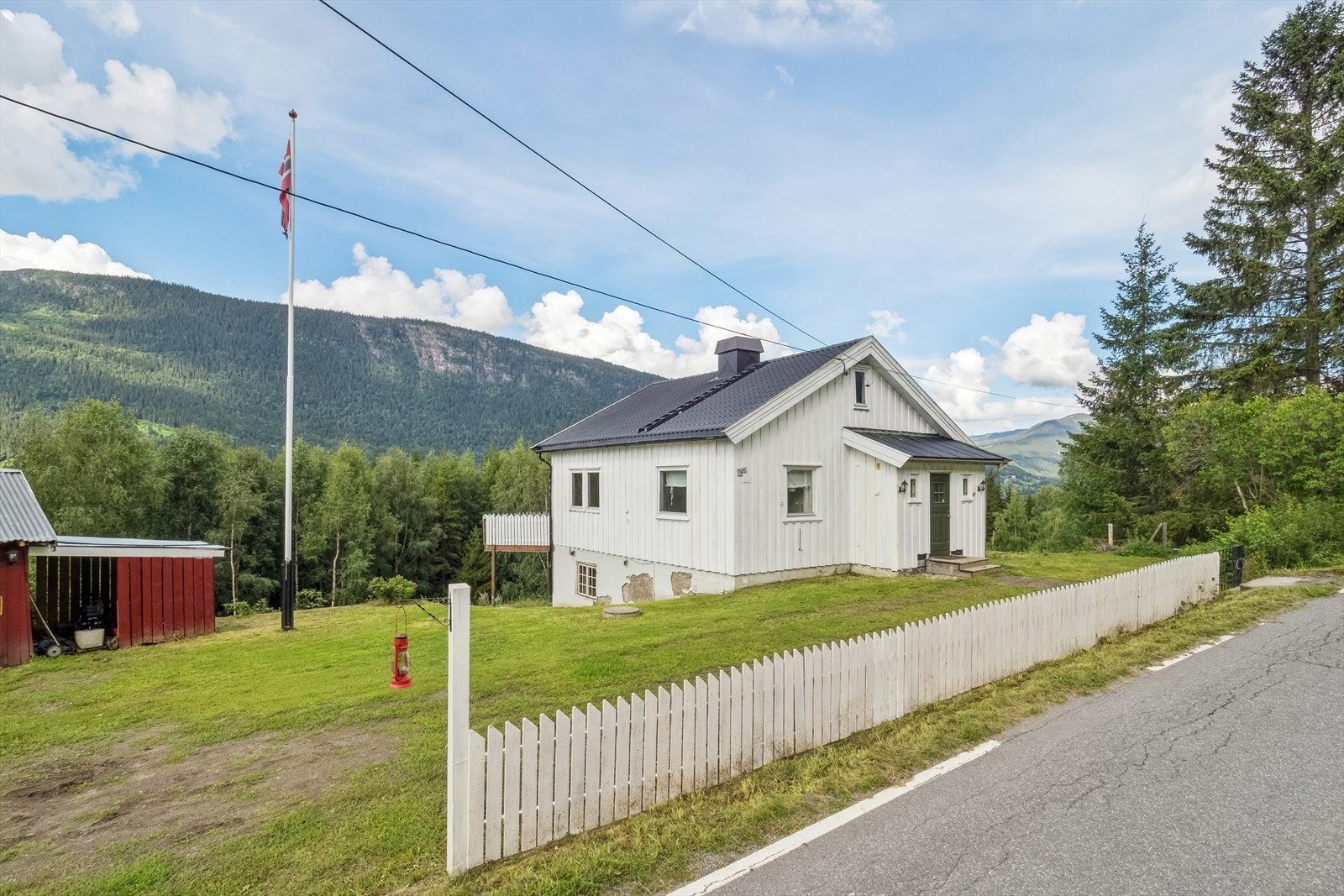 Eiendommen har gode lys og solforhold. Galleribilde
