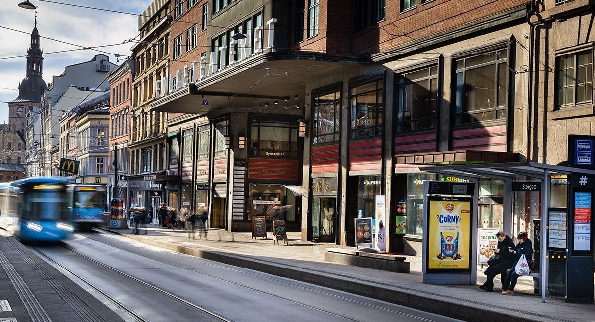 Det er enkelt å komme seg til Storgata 21-23. Trikk og buss stopper rett utenfor og det er 3 minutters gange fra Jernbanetorget Galleribilde