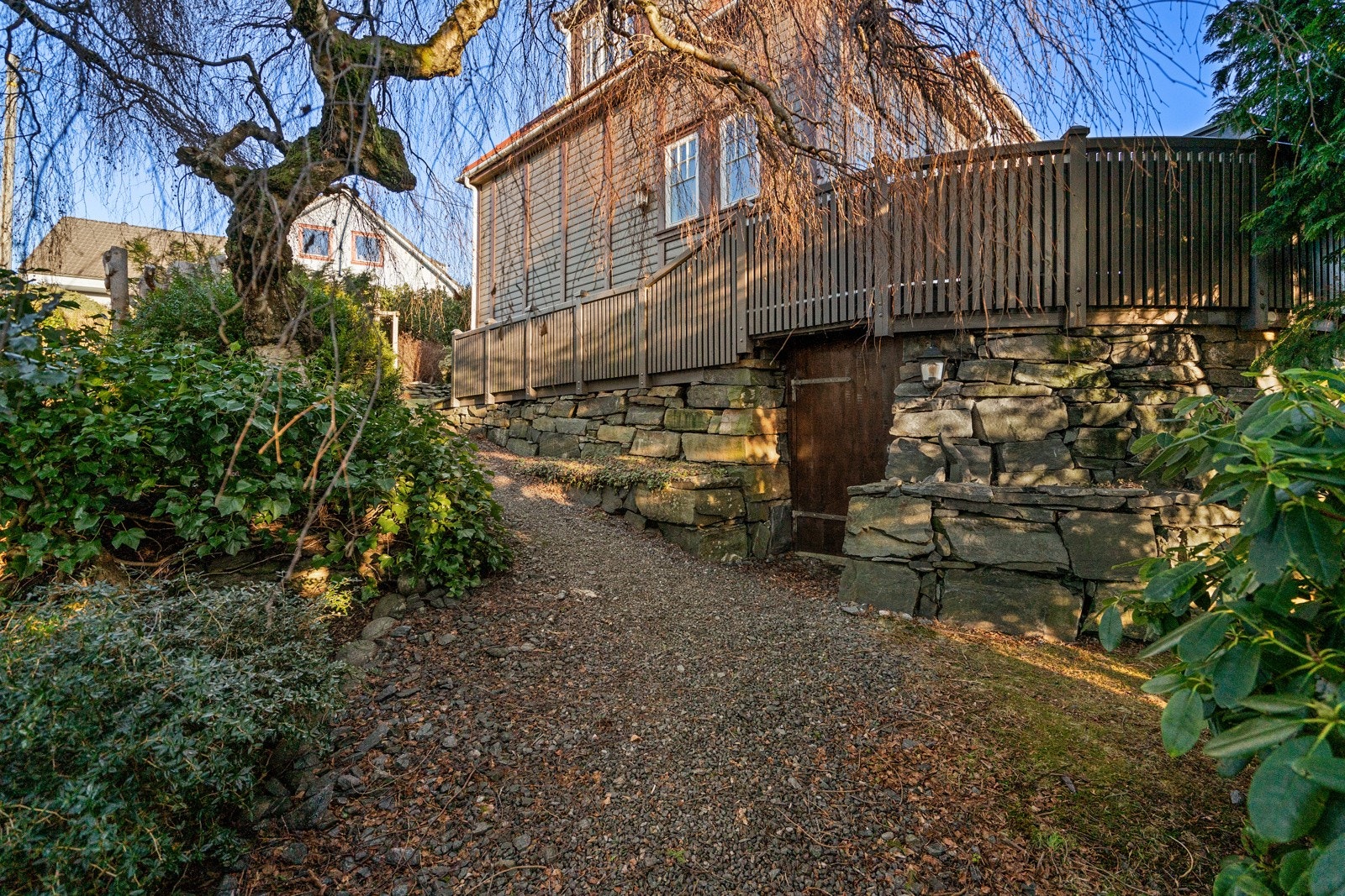 Eiendommen har to adkomster, den ene er trappefri. Galleribilde