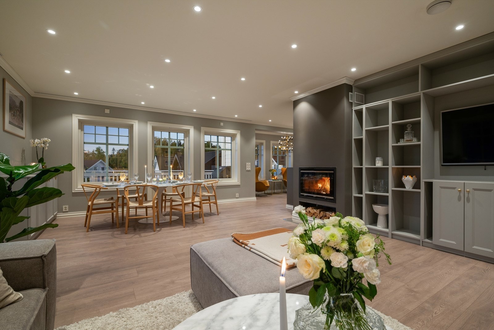 - Alt ligger til rette for trivsel og hygge, enten det er til hverdags eller festlige anledninger - Galleribilde