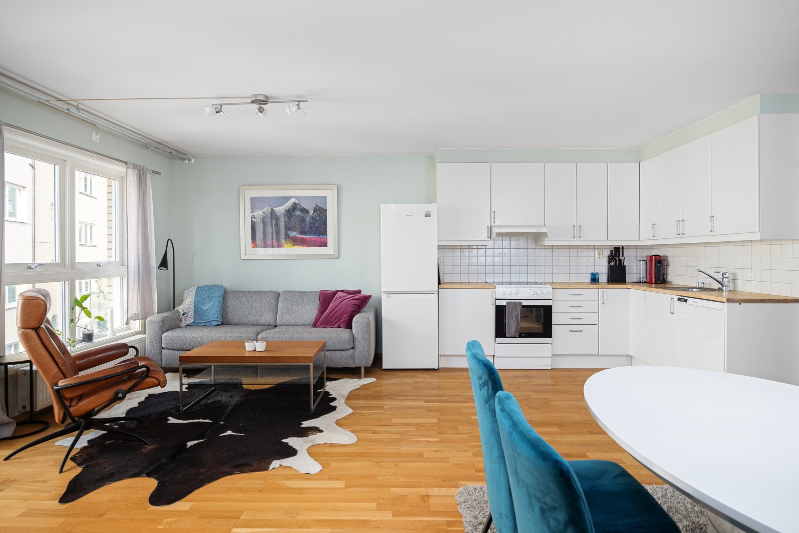 - Luftig og åpen planløsning mot kjøkkenet - Galleribilde