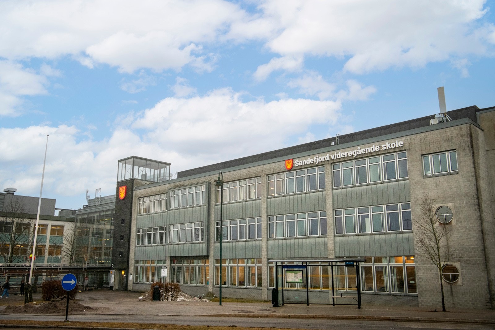 Sandefjord videregående skole ligger ca.12 minutters gang fra boligen. Galleribilde