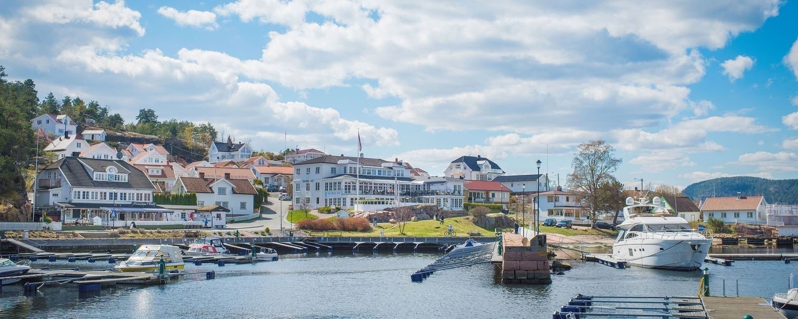 Sørlandsatmosfære i Holmsbu. Galleribilde
