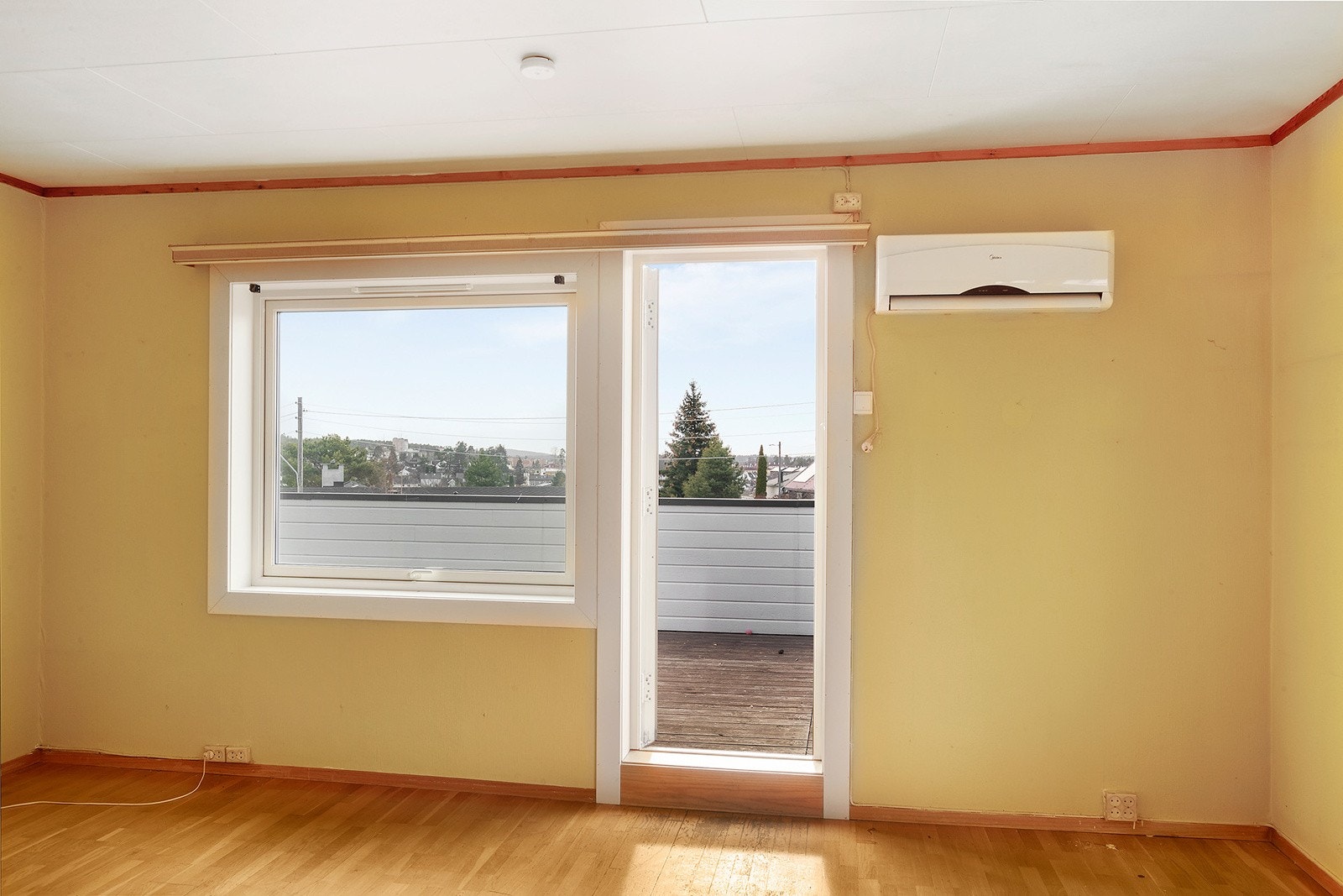 Balkongdør og vinduer ble satt inn i 2012 Galleribilde