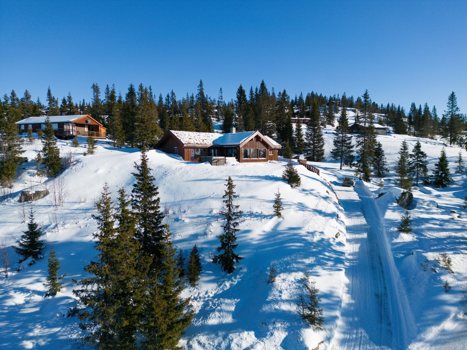 Kort avstand til tilfartsløypa til alpinanlegget, og velpreparerte skiløyper rett utenfor døra. Galleribilde