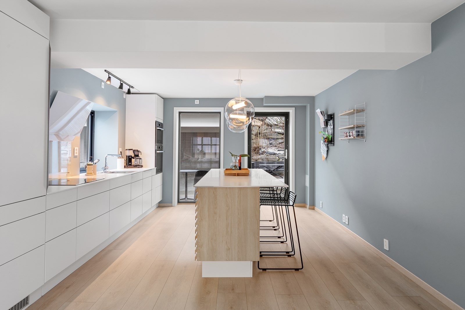 I kjøkkendel har ein også barløysing, der ein kan nyte mange enkle måltider saman. Galleribilde