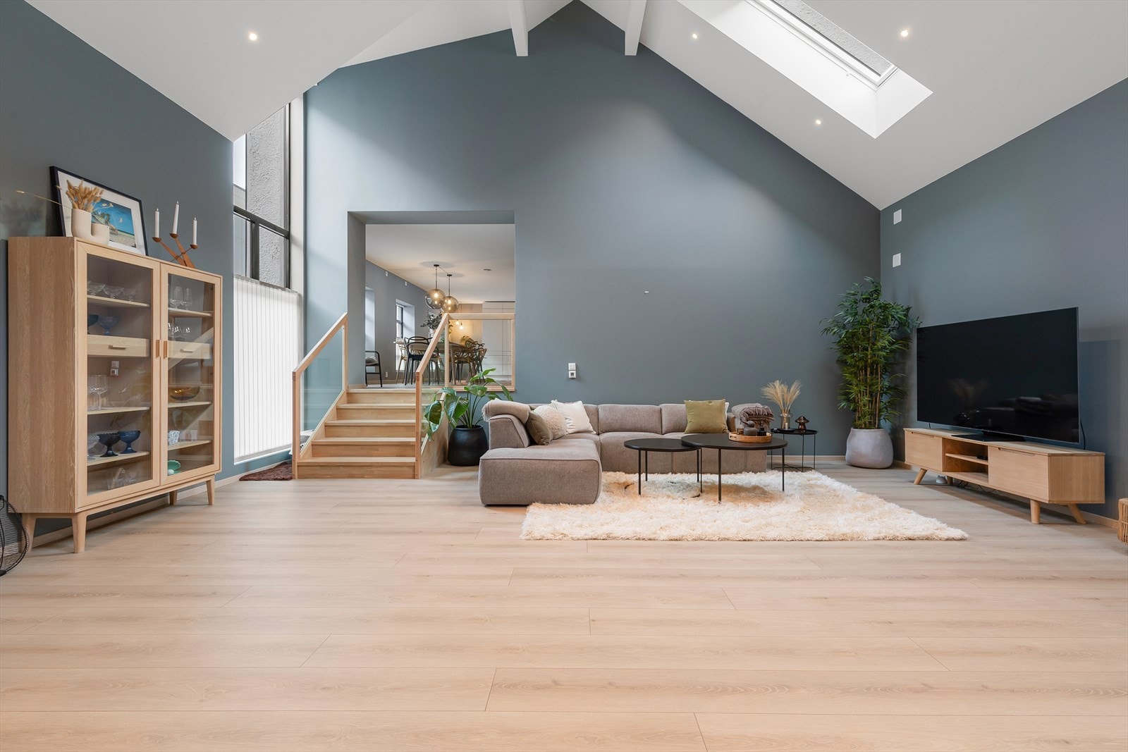 Velkommen til Storevegen 5 presentert av Malin Låksrud Øyre v/ Garanti Indre Sogn. Galleribilde