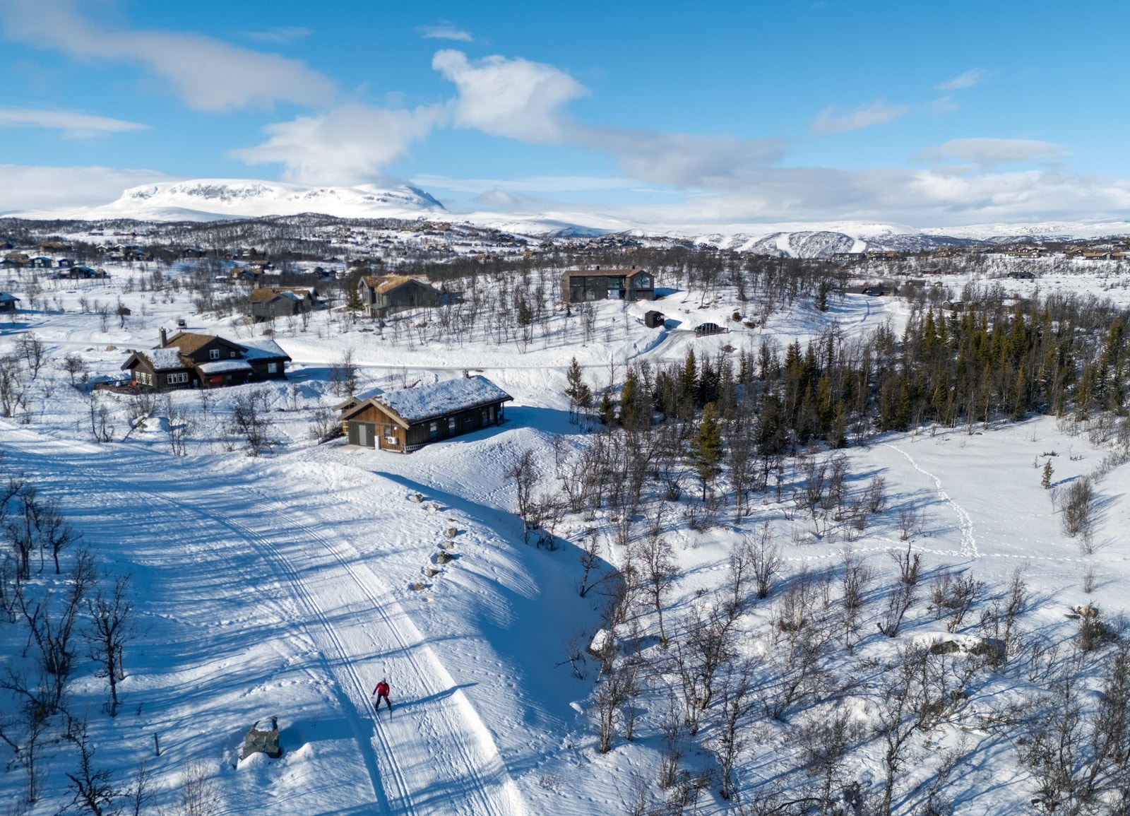 Fra skiboden er det under hundre meter til du selv er i skisporet Galleribilde