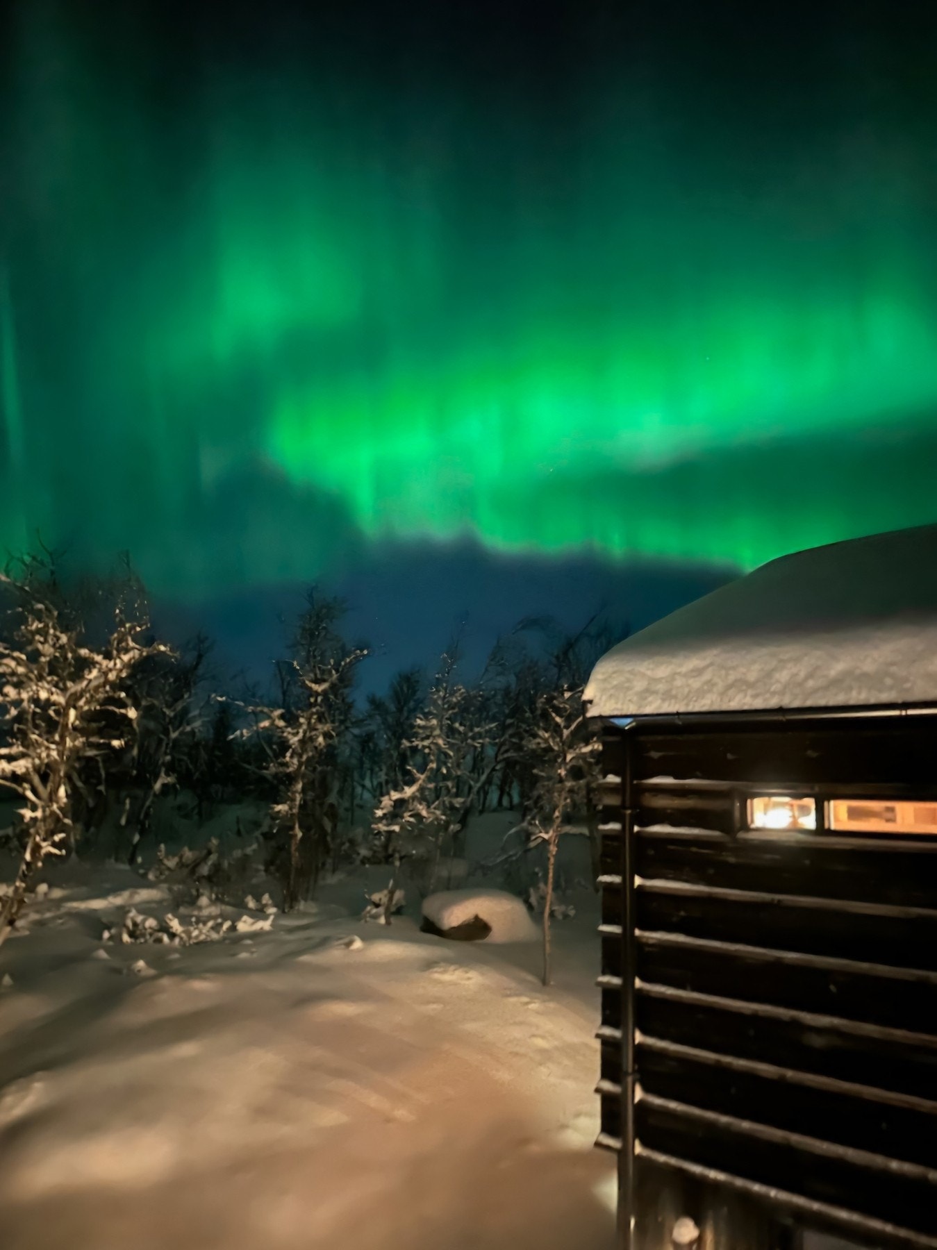 Selgers egne bilder fra annen årstid - nydelig nordlys! Galleribilde