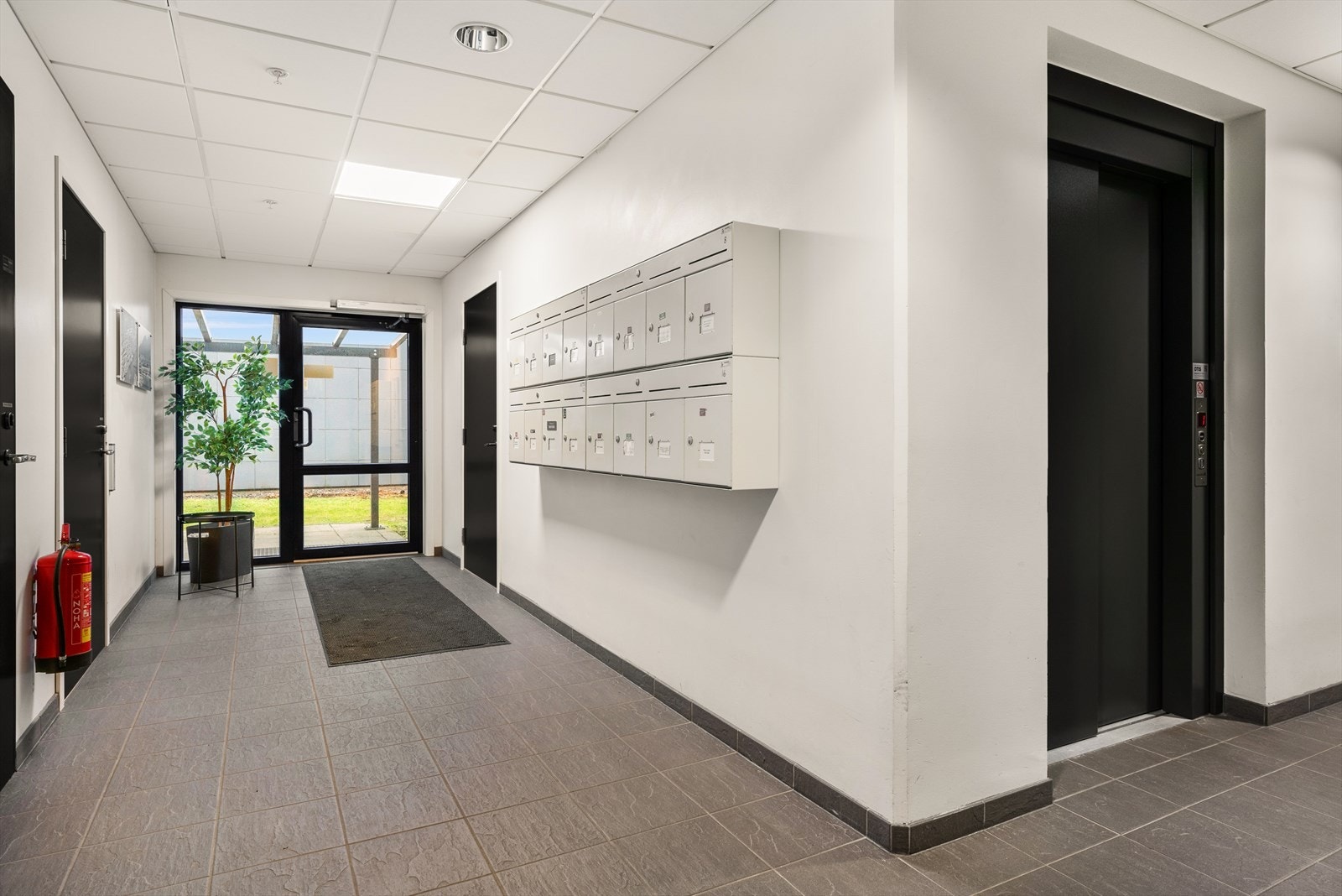 - Bygget har heis som sikrer deg en trappefri adkomst - Galleribilde