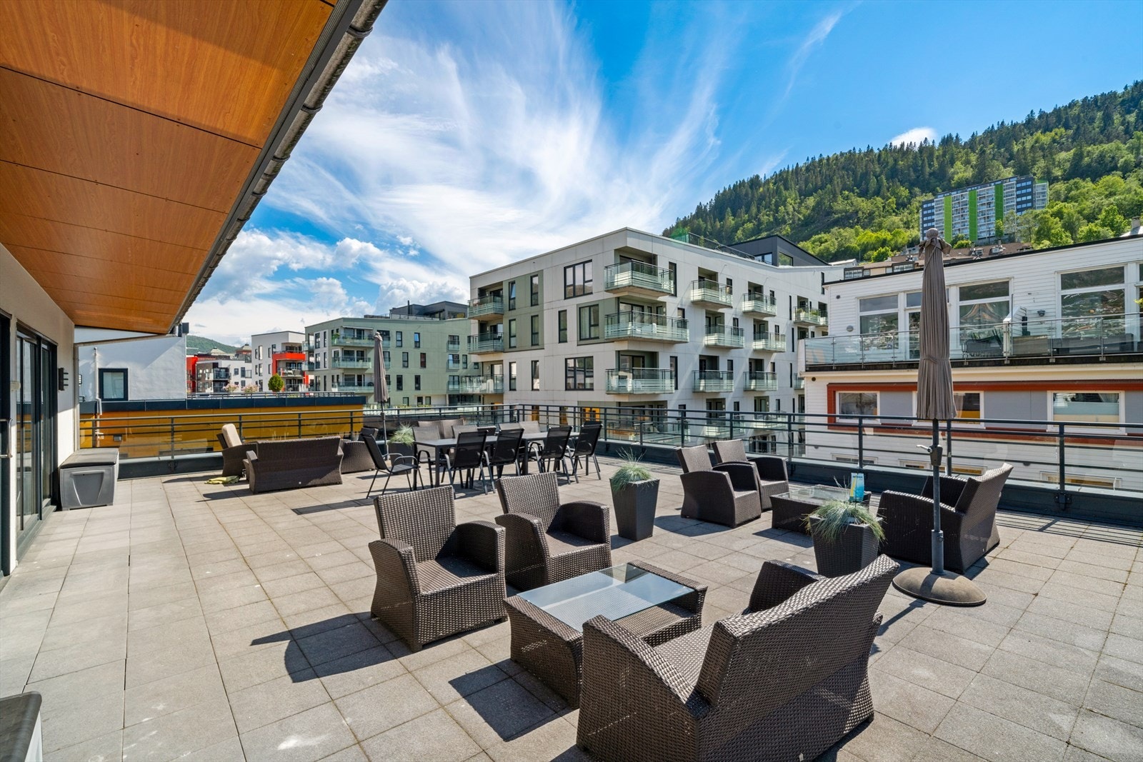 - Felles takterrasse med gode solforhold - Galleribilde