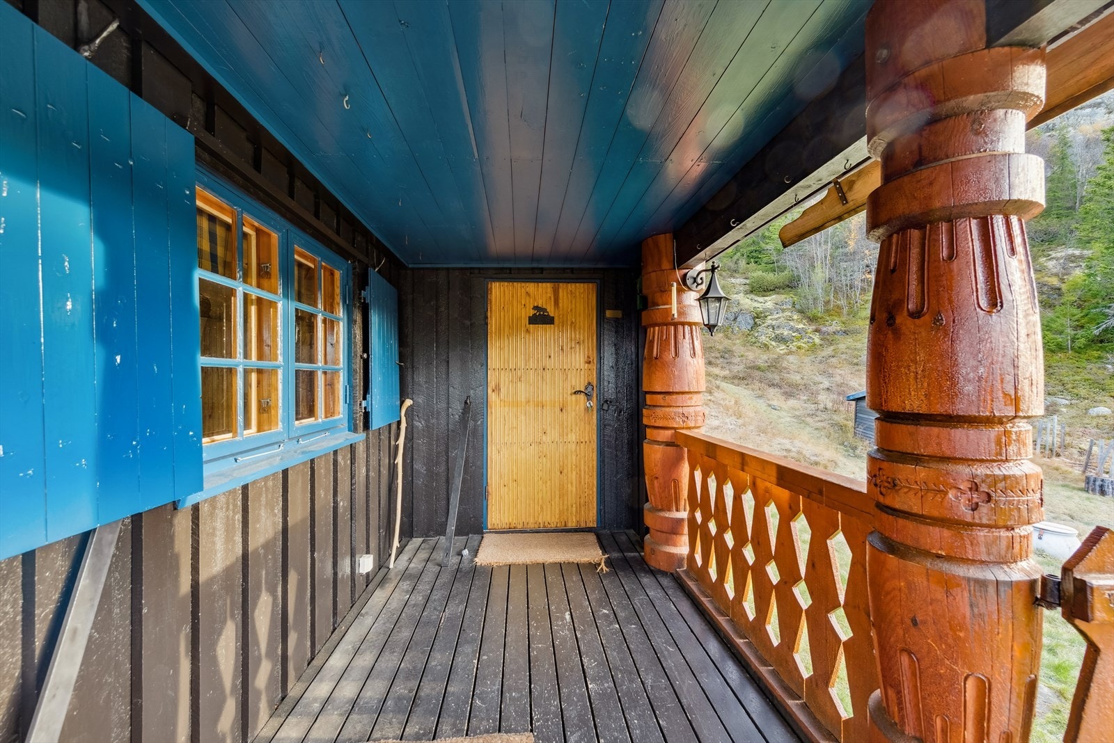 Hyggelig terrasse ved inngangspartiet. Galleribilde