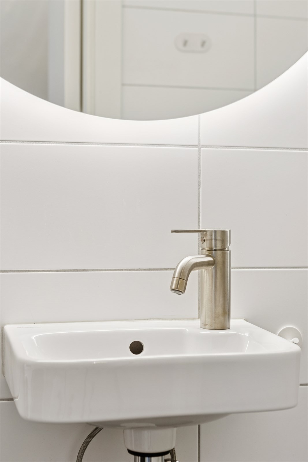 Baderommet er effektiv innredet Galleribilde