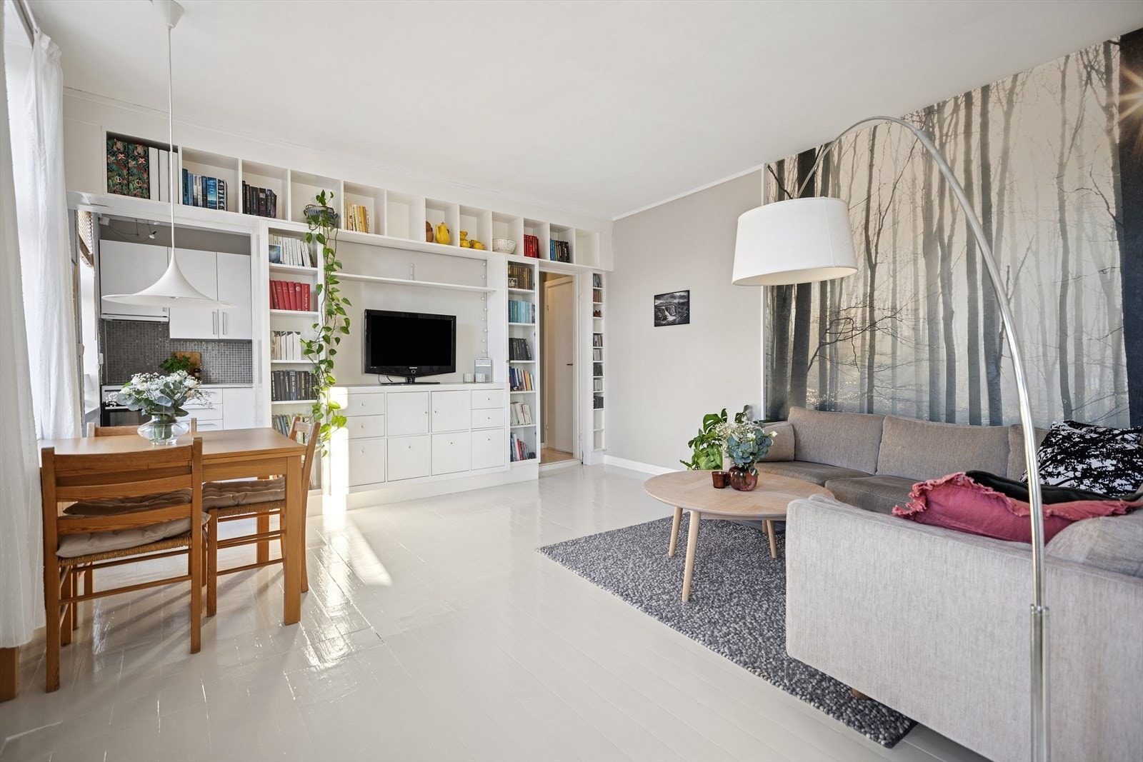 Velkommen til Fagerheimgata 11b - Klassisk leilighet fra 1896 med nyere bad og klassiske detaljer og plassbygde løsninger Galleribilde