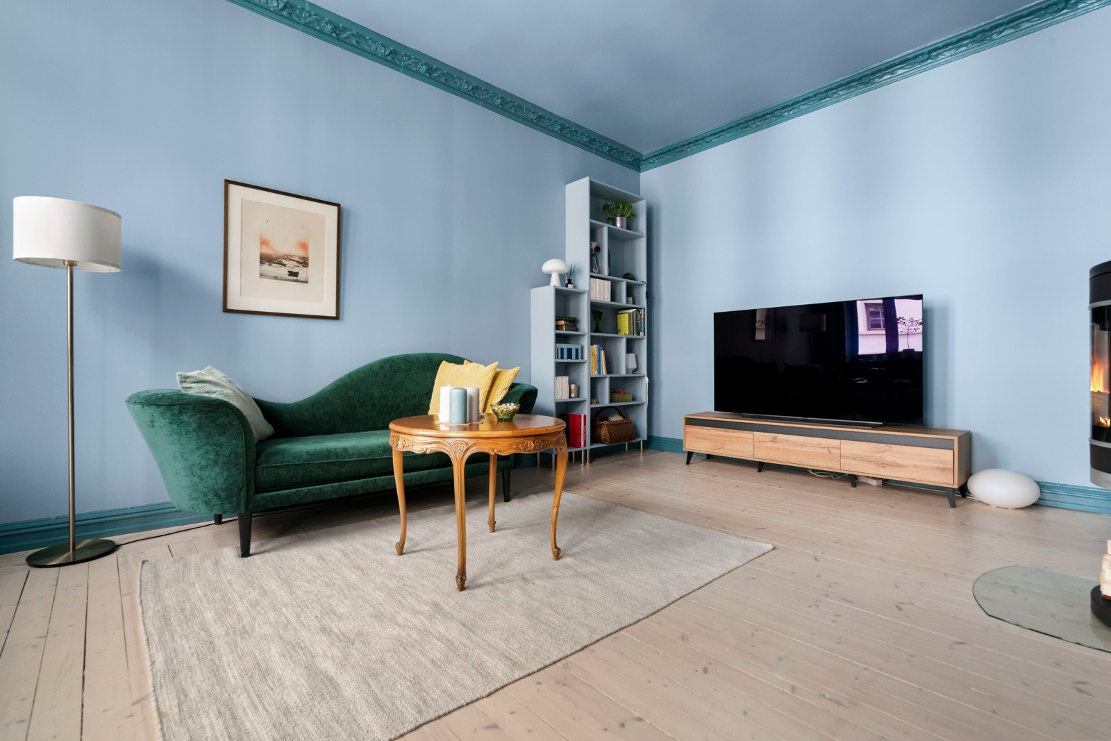 Det er god plass til en komfortabel sofagruppe og TV-løsning. Galleribilde