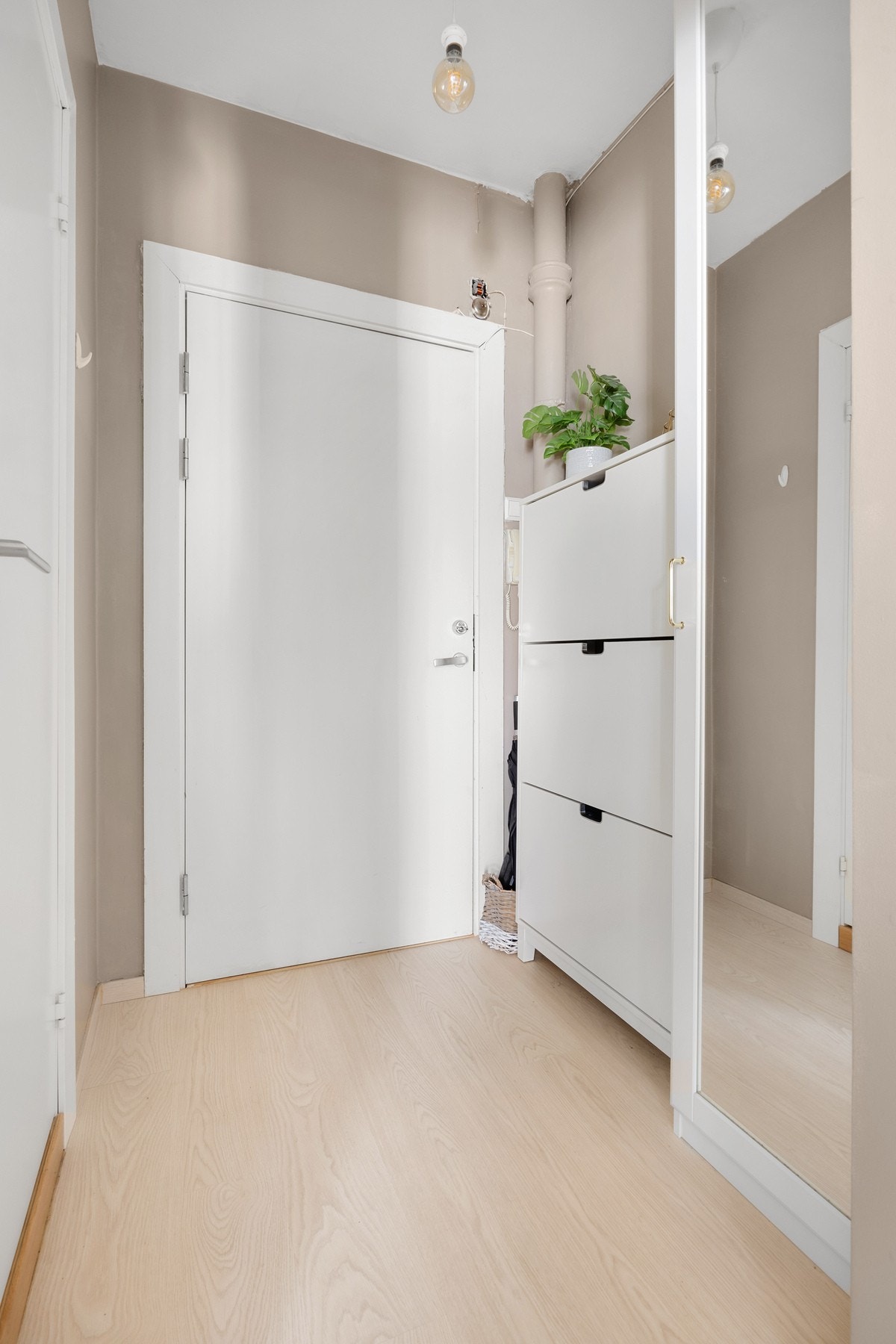 Innbydende entré som gir et godt førsteinntrykk. Galleribilde