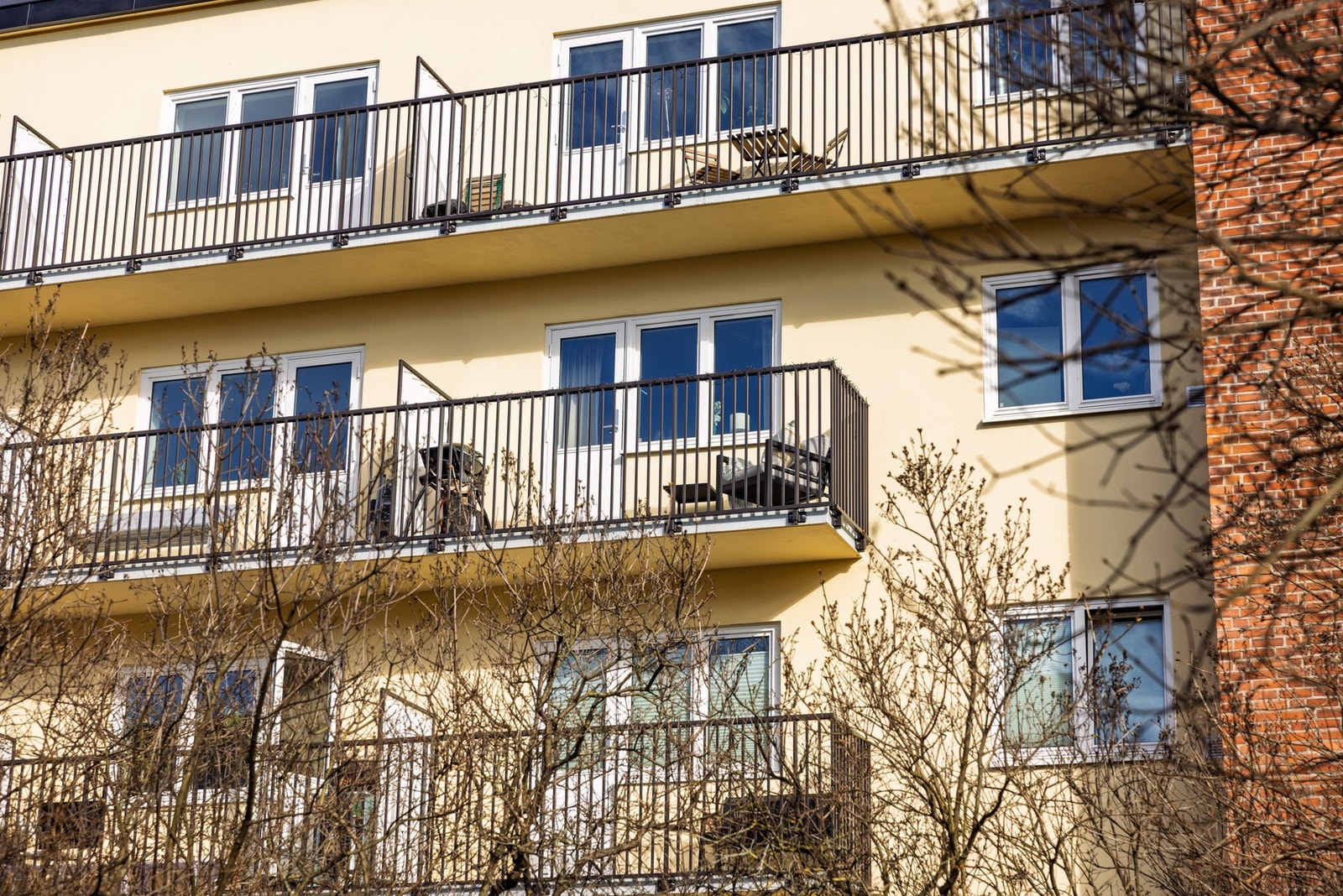 Nye balkonger, balkongdør og vinduer ble montert i 2024. Galleribilde