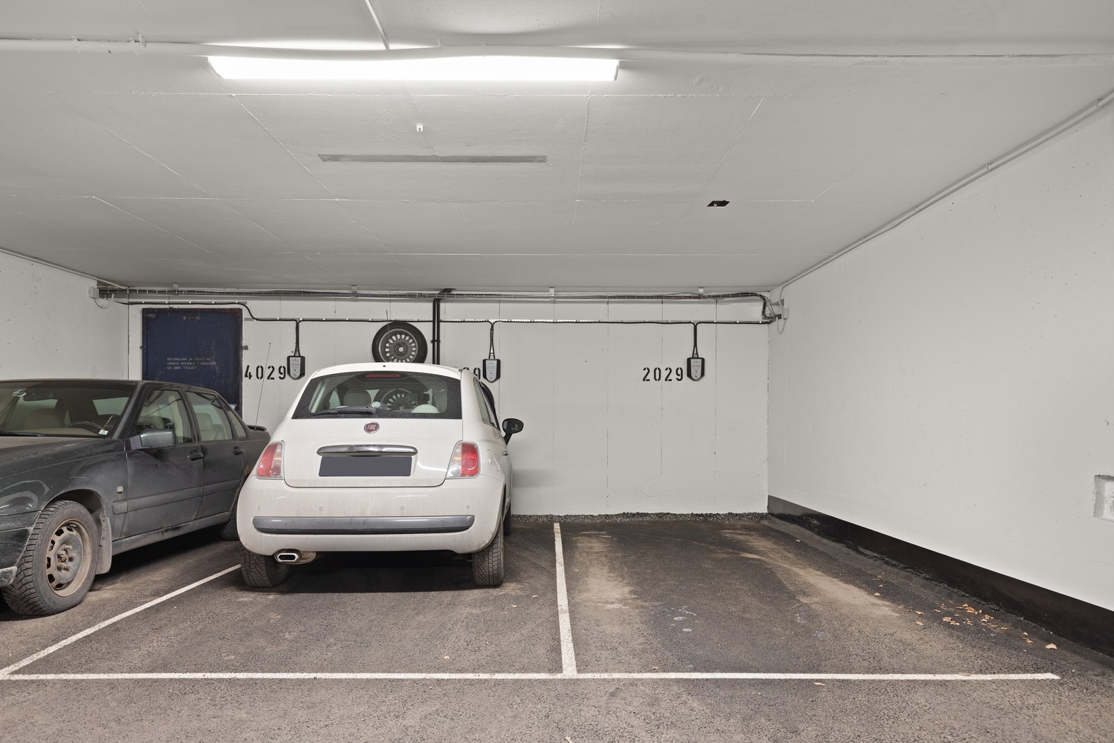 Leiligheten disponerer egen parkeringsplass i felles garasjeanlegg, med opplegg for ladeboks for el-bil. Parkeringsplassen er merket med nr. 2029 Galleribilde