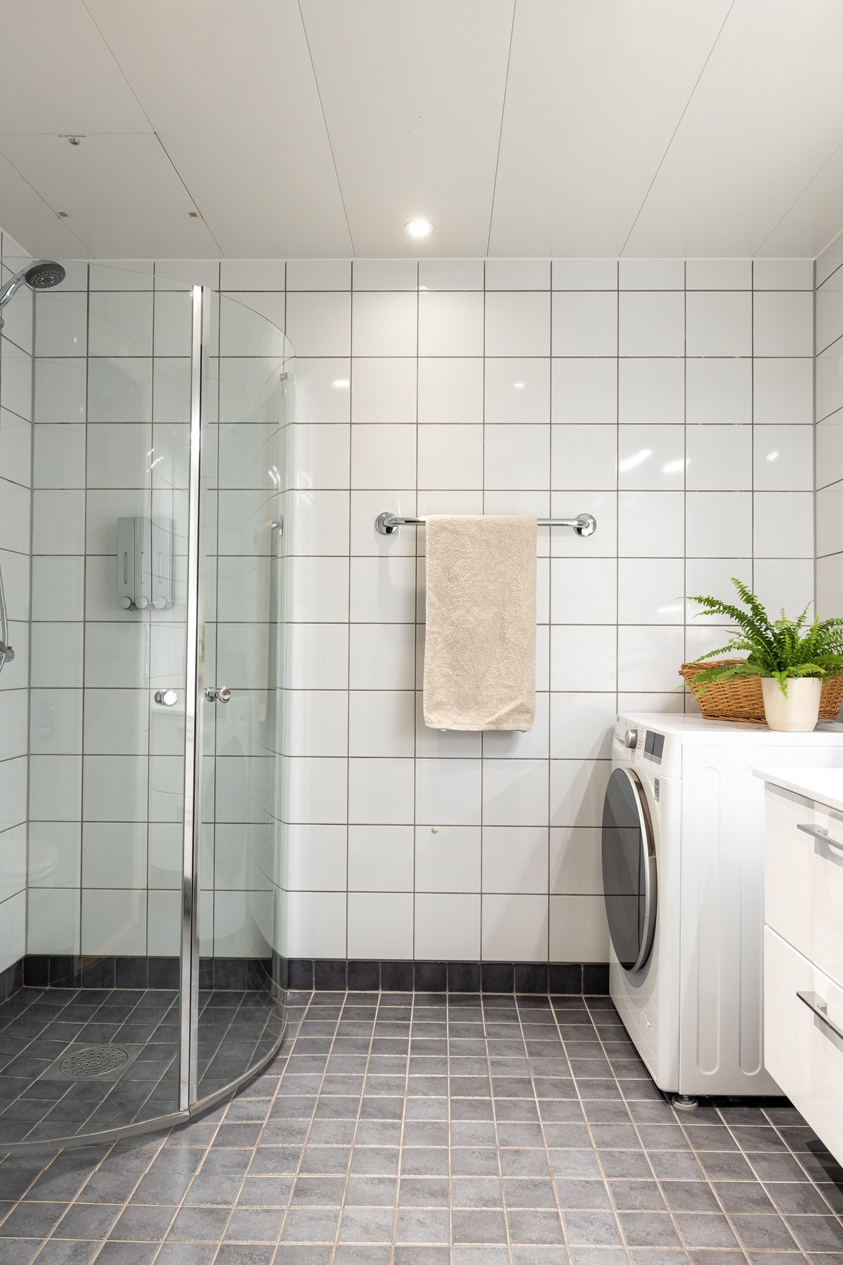 Det er opplegg for både vaskemaskin og tørketrommel. Galleribilde