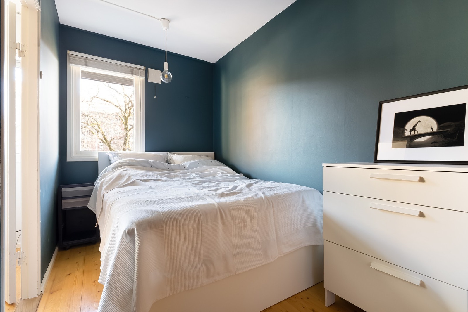 Lunt og innbydende soverom. Galleribilde