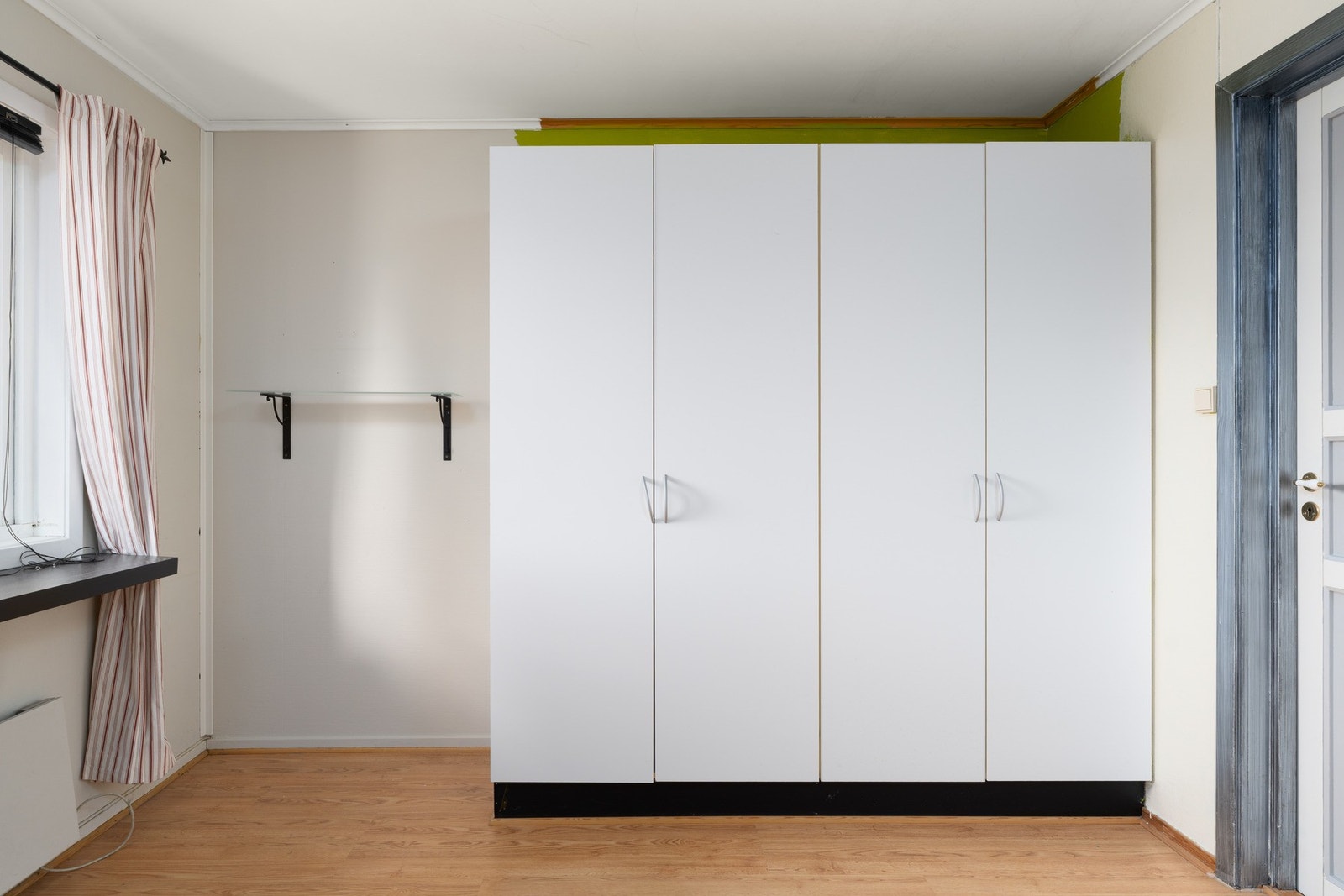 Her er det god plass til store garderobeskap Galleribilde