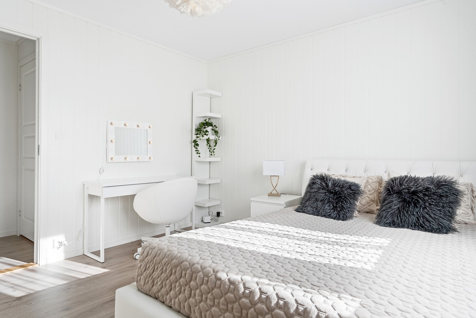 Lyst og stort soverom Galleribilde