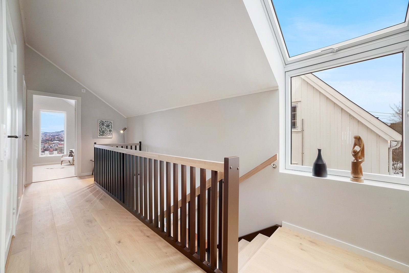 Masse naturlig lys også i trappeløpet. Galleribilde