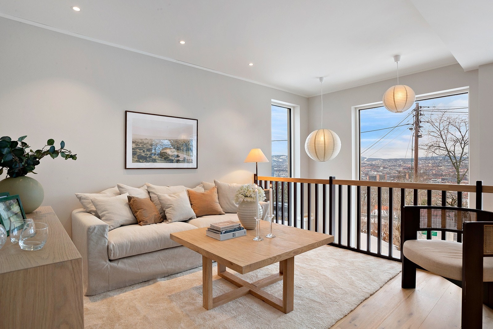 Lyst og luftig på mezzaninen. Galleribilde