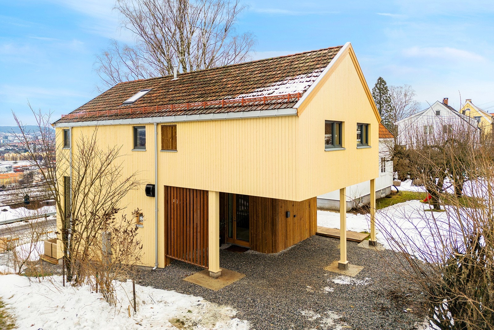 Boligen har en tilbaketrukket og rolig beliggenhet. Galleribilde