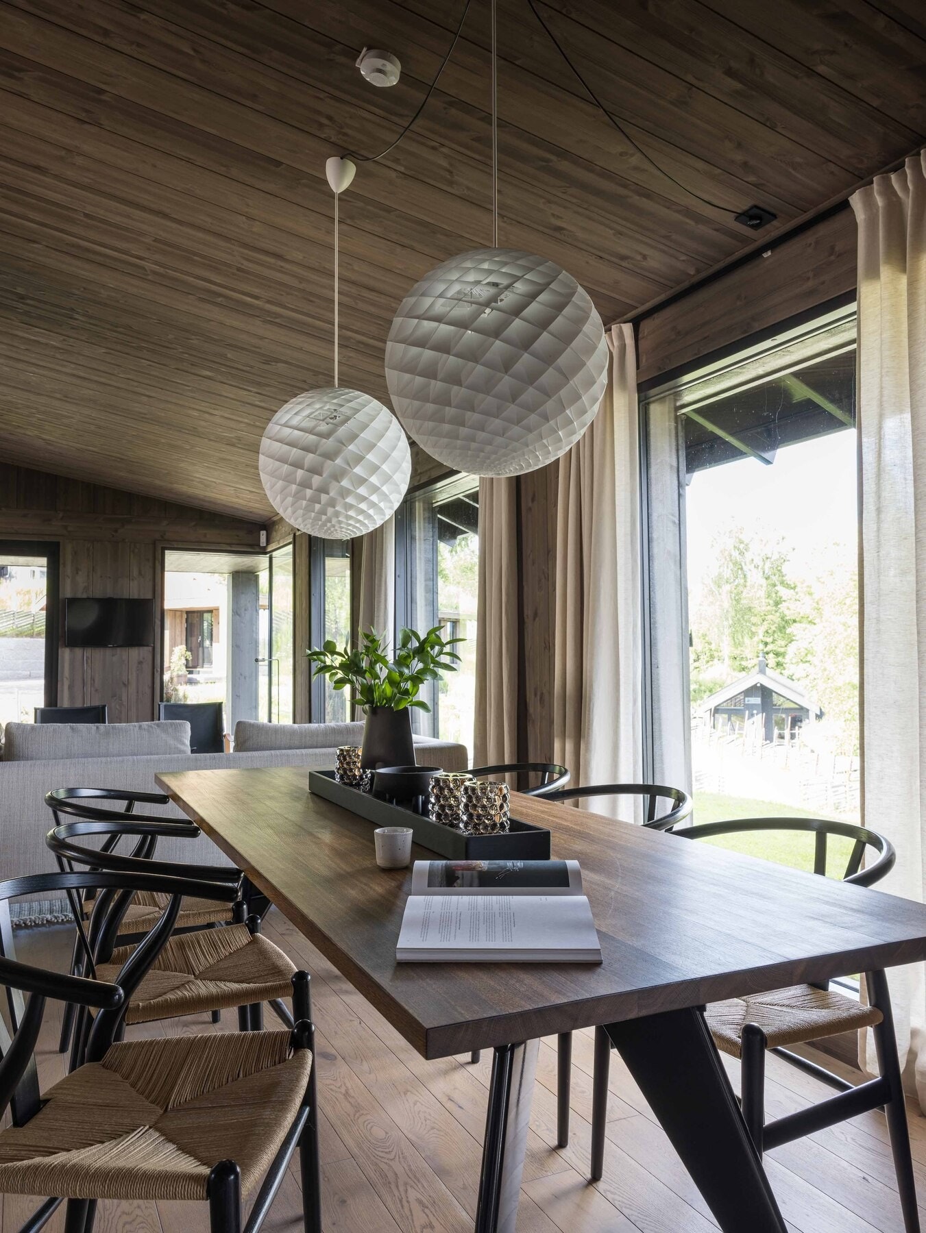 Foto fra stuedelen i vår visningshytte på Hellerudsletta (Vy28BT) Galleribilde