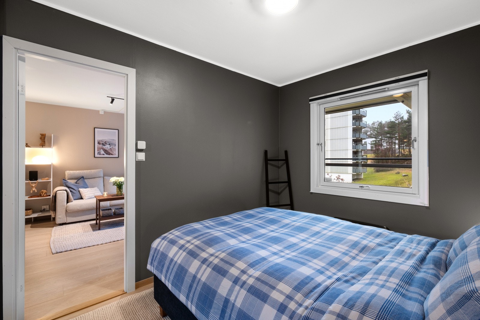 Leilighetens soverom er av god størrelse og måler totalt 9,4 m². Galleribilde