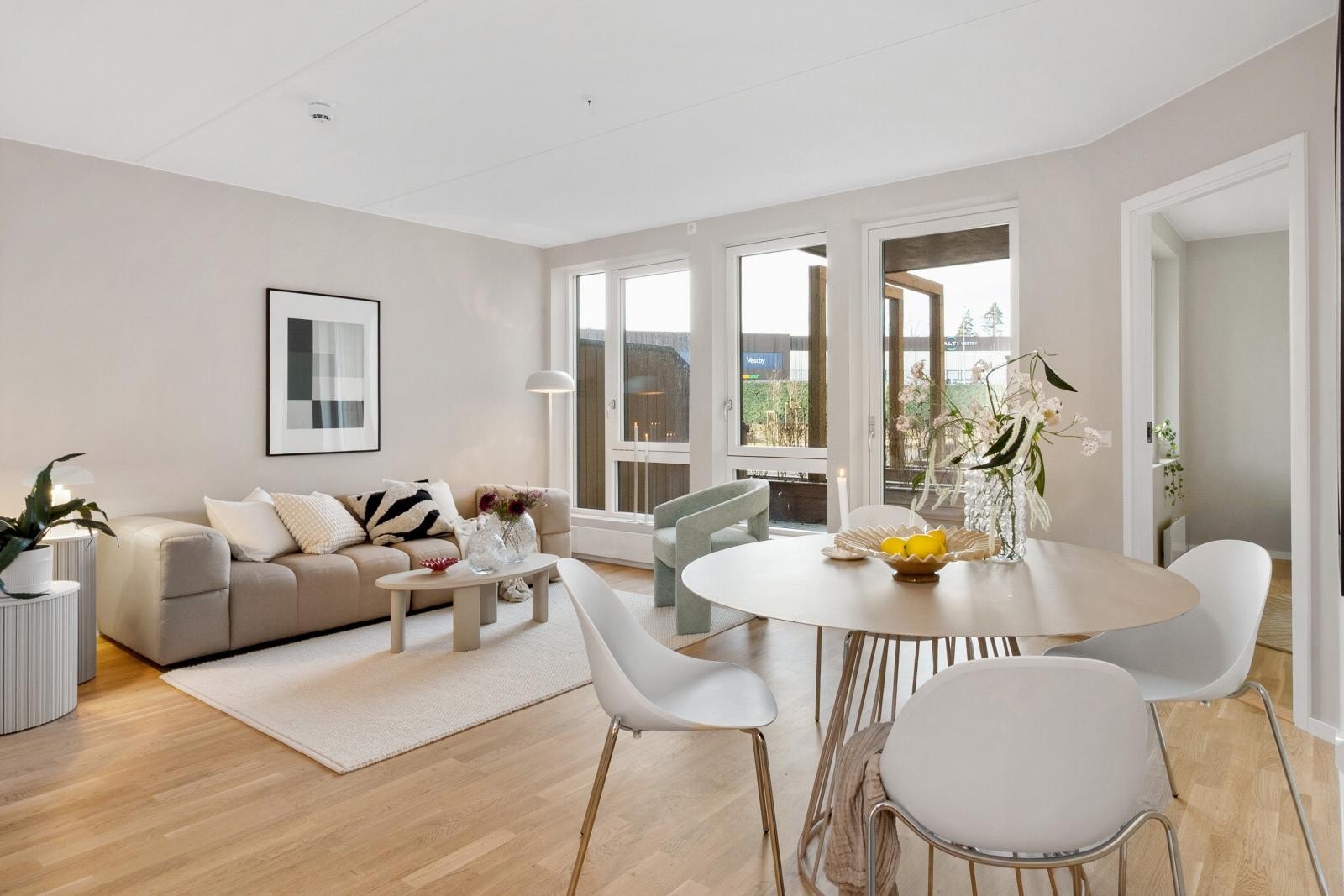 God spiseplass i tilknytning til kjøkkenet. Galleribilde