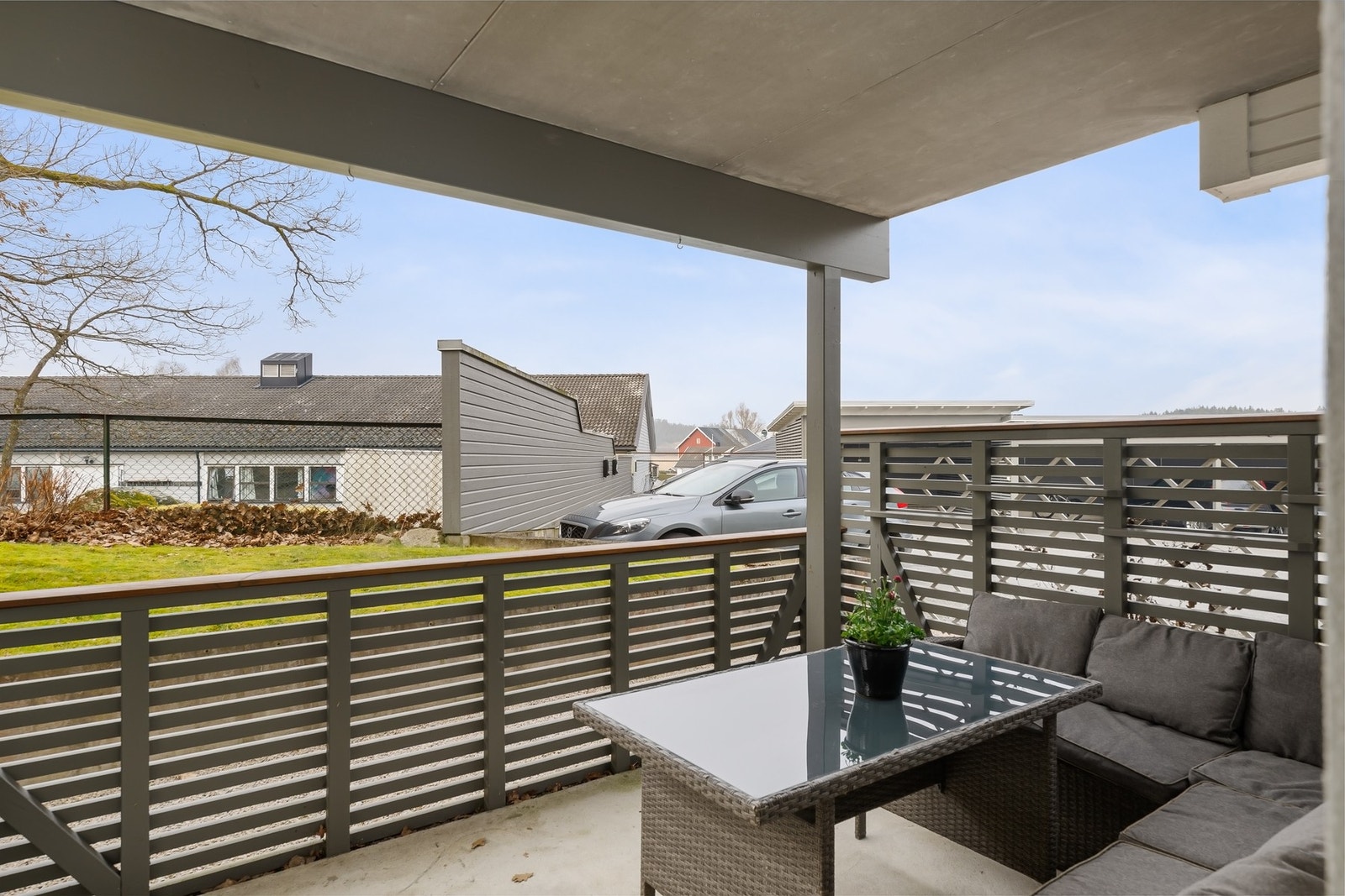 Det medfølger parkering i carport og bod i fellesarealer. Galleribilde