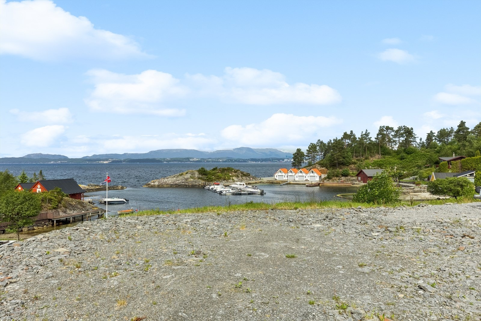 Stort potensiale - Her har du anledning til å sikre deg fritidstomter i et av Valevåg's mest attraktive hytteområder! Galleribilde