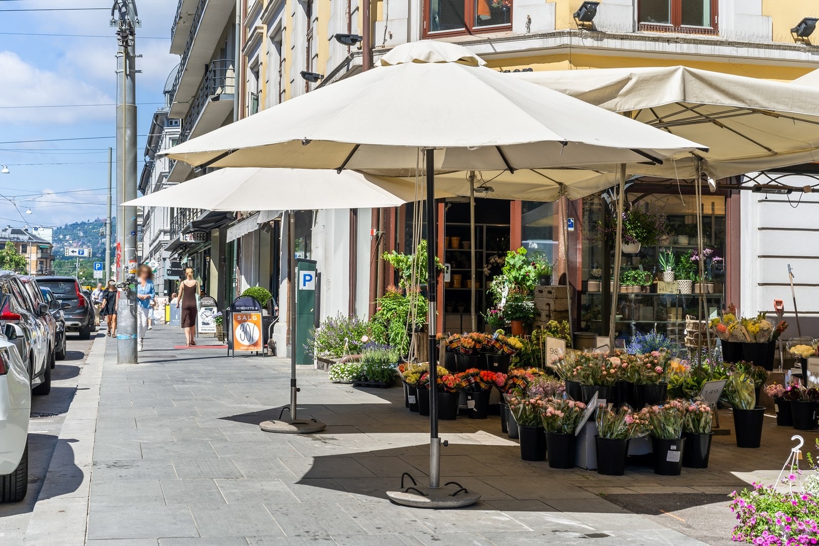 For den handleglade er det snakk om umiddelbar nærhet til Oslos desidert mest populære og eksklusive handlegate i Bogstadveien. Galleribilde