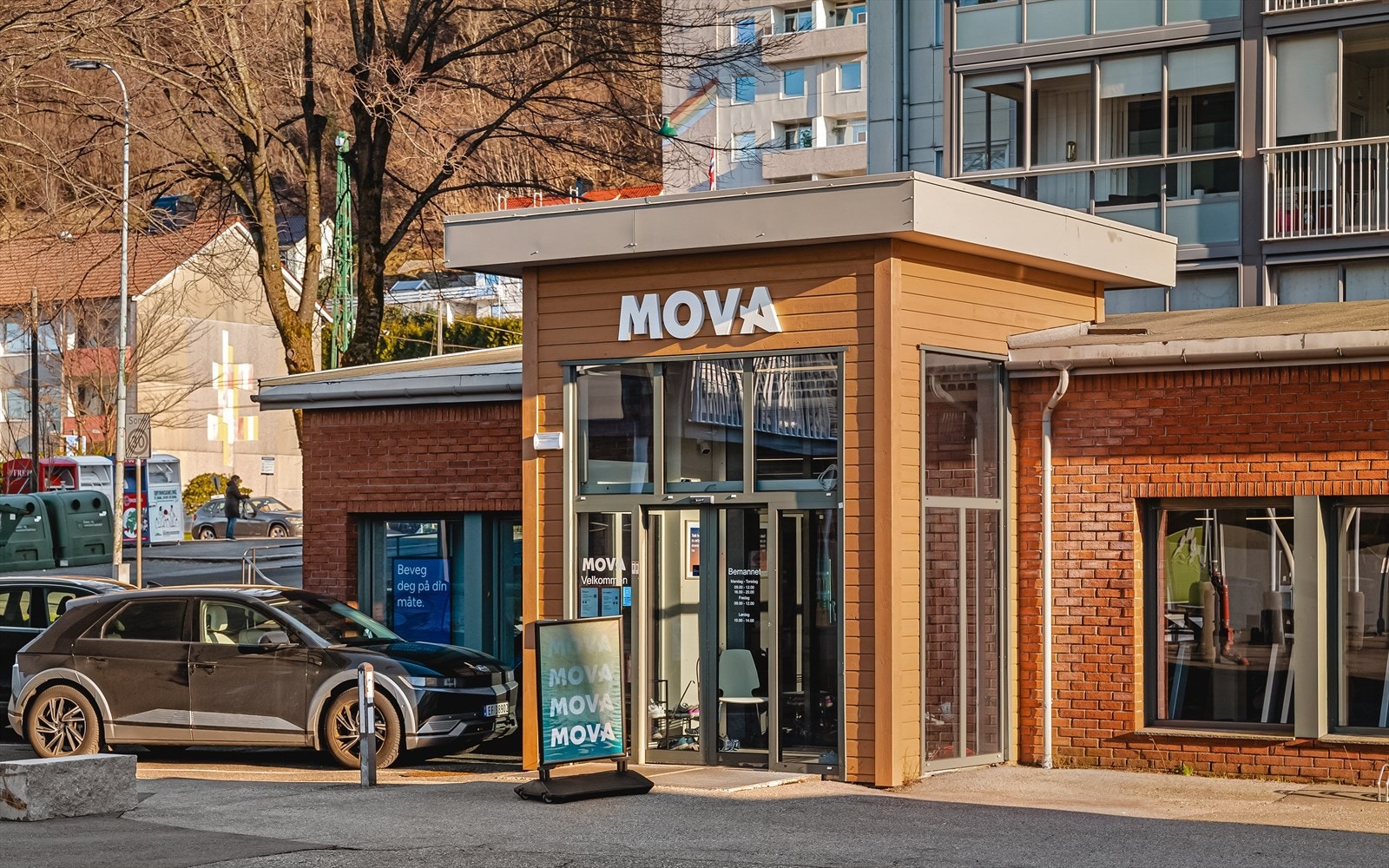 Er du glad i å holde deg i form har man muligheter for å melde seg inn i MOVA på Mannsverk som ligger like ved. Galleribilde