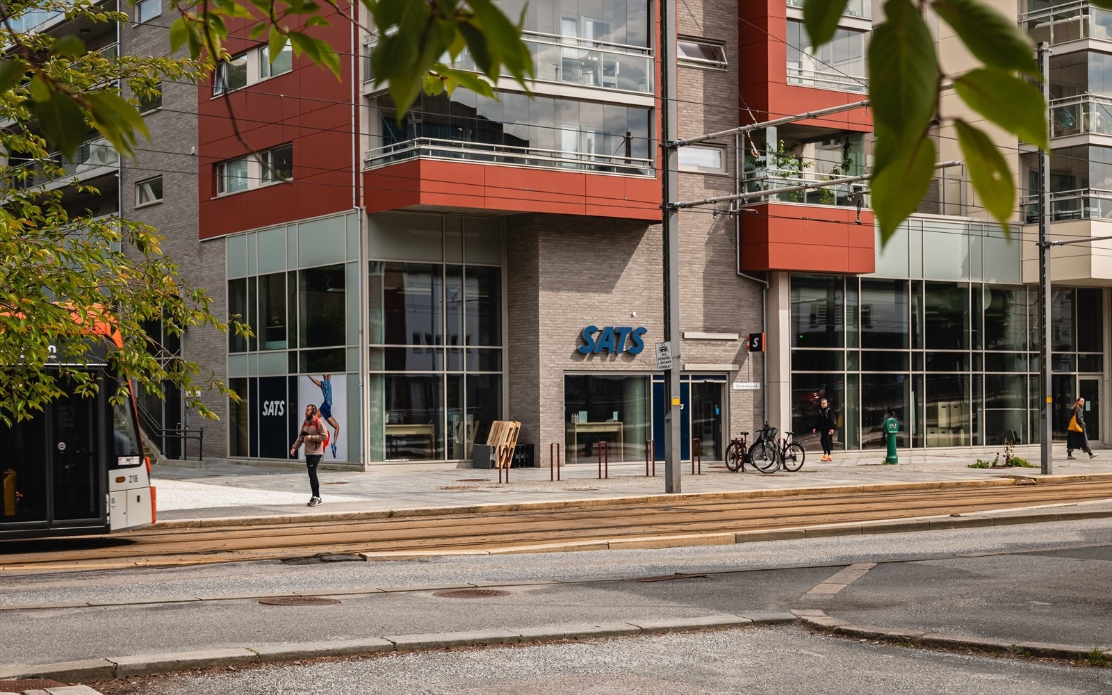 Alternativt kan man bli medlem av SATS Wergeland, Sammen med sine flere treningssentre eller andre aktører på Danmarksplass. Galleribilde