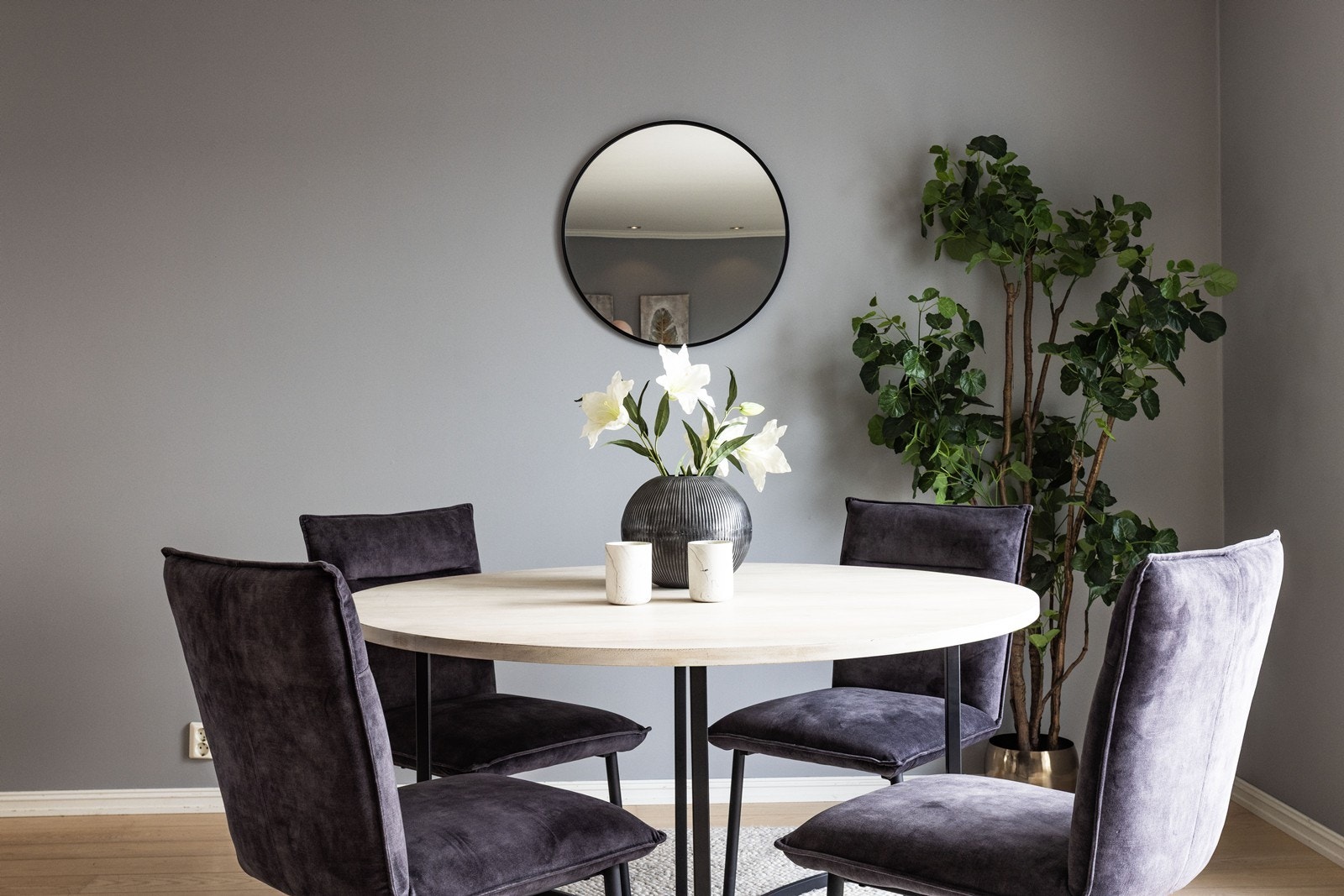 Naturlig plass for spisegruppe i stuen Galleribilde