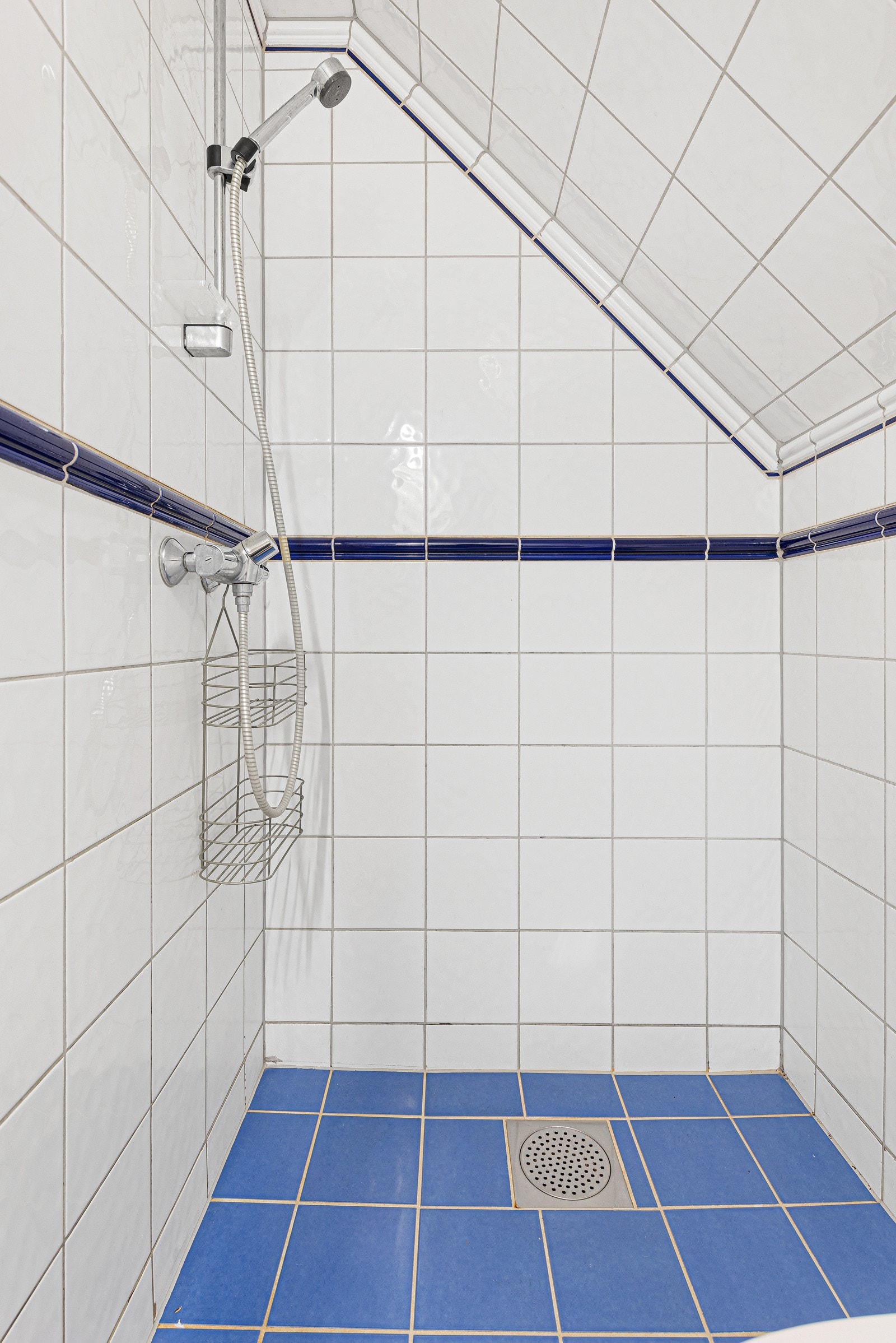 Dusj i utleiedelen i garasjen Galleribilde