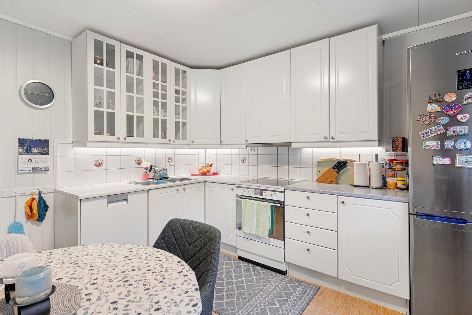 Kjøkken med spiseplass Galleribilde