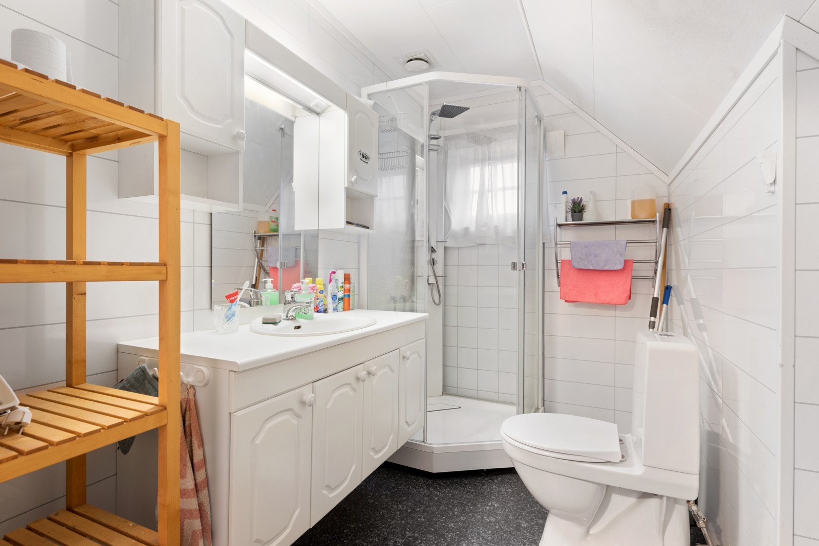 Bad i utleiedel Galleribilde