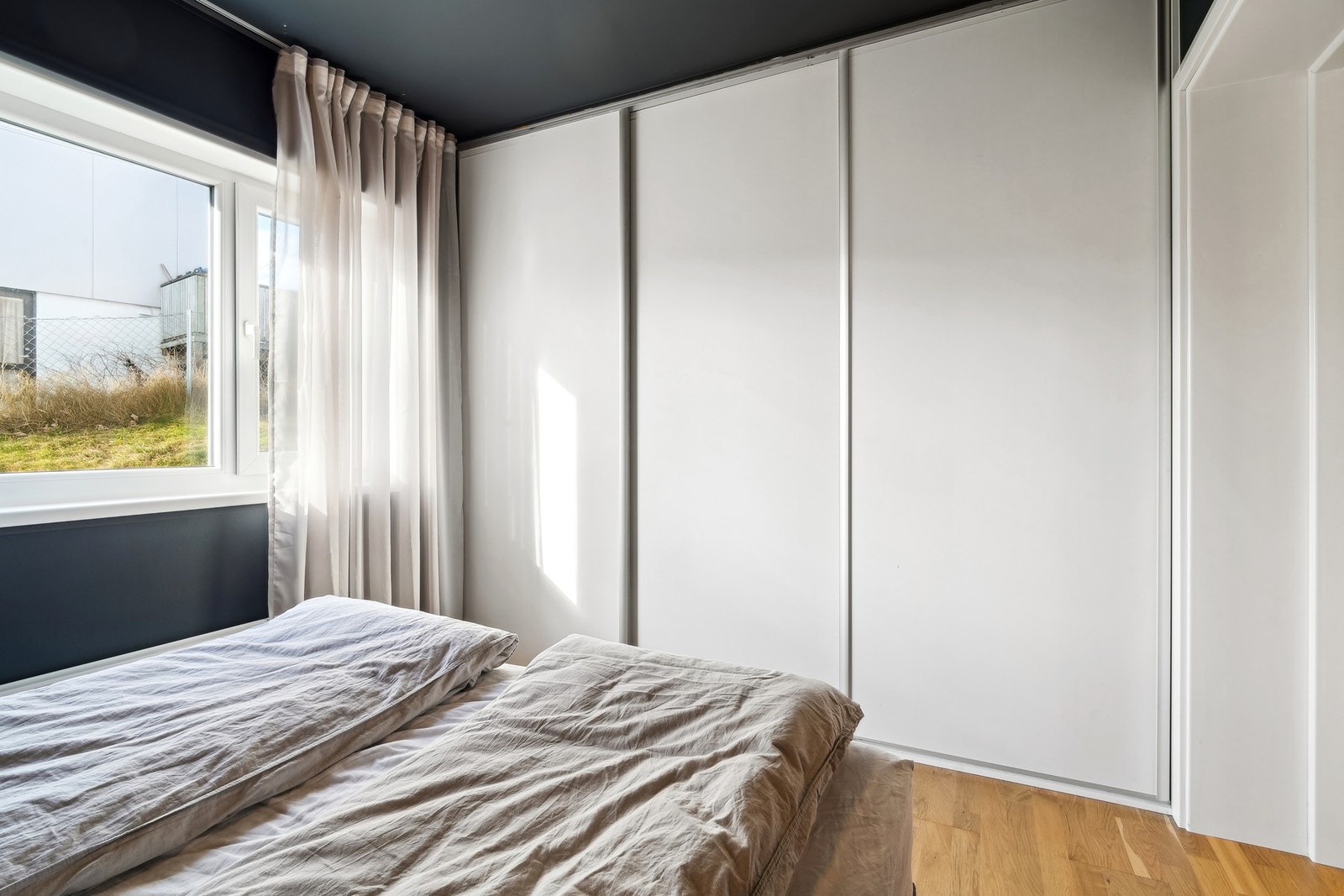 Soverommet har et stort garderobeskap. Galleribilde