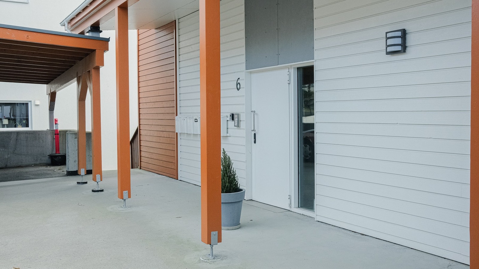 Inngangsparti. Galleribilde