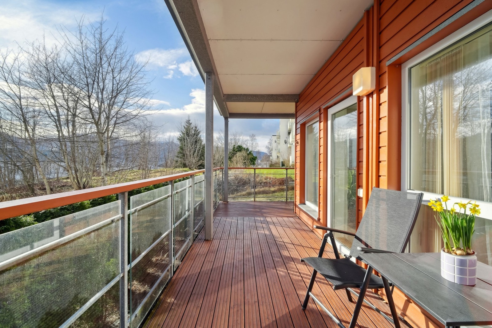 Sørøstvendt markterrasse på 21 m². Galleribilde