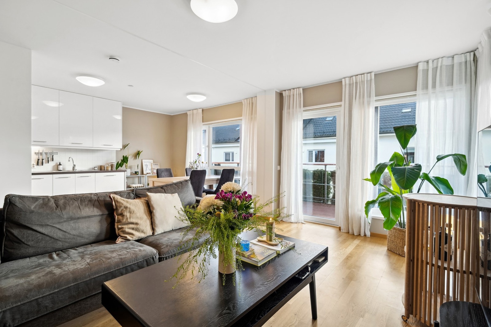 EIE eiendomsmegling presenterer Fagerlivegen 6! En flott leilighet fra 2013 med gjennomgående god standard og en sentral beliggenhet i Fagerlia. Galleribilde