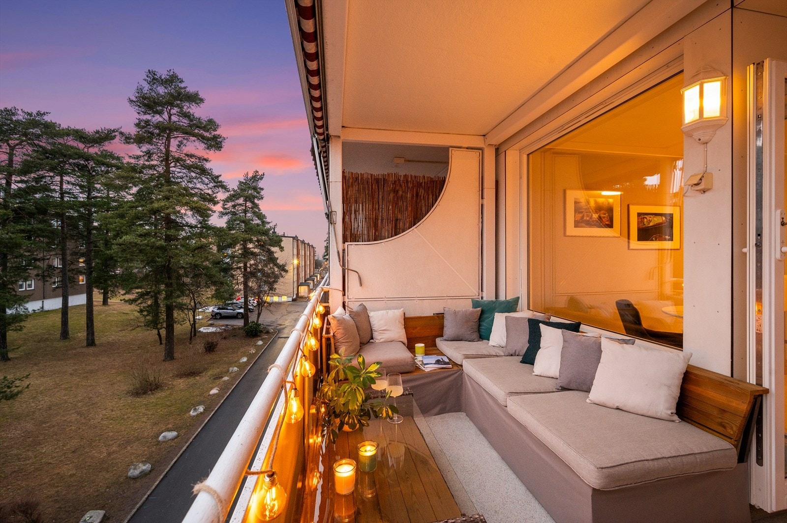 Gjennomgående og lys 4-roms med Østmarka som næreste nabo. Galleribilde