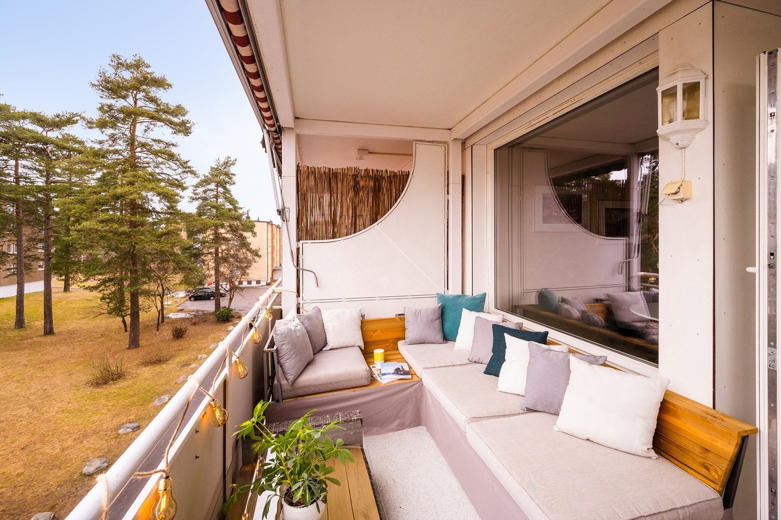 Solrik vestvendt balkong på 8 m². Galleribilde