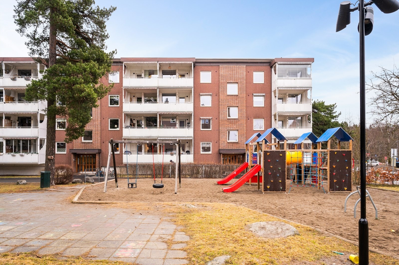 Borettslaget er veldrevet og består av 536 andelsleiligheter. Galleribilde