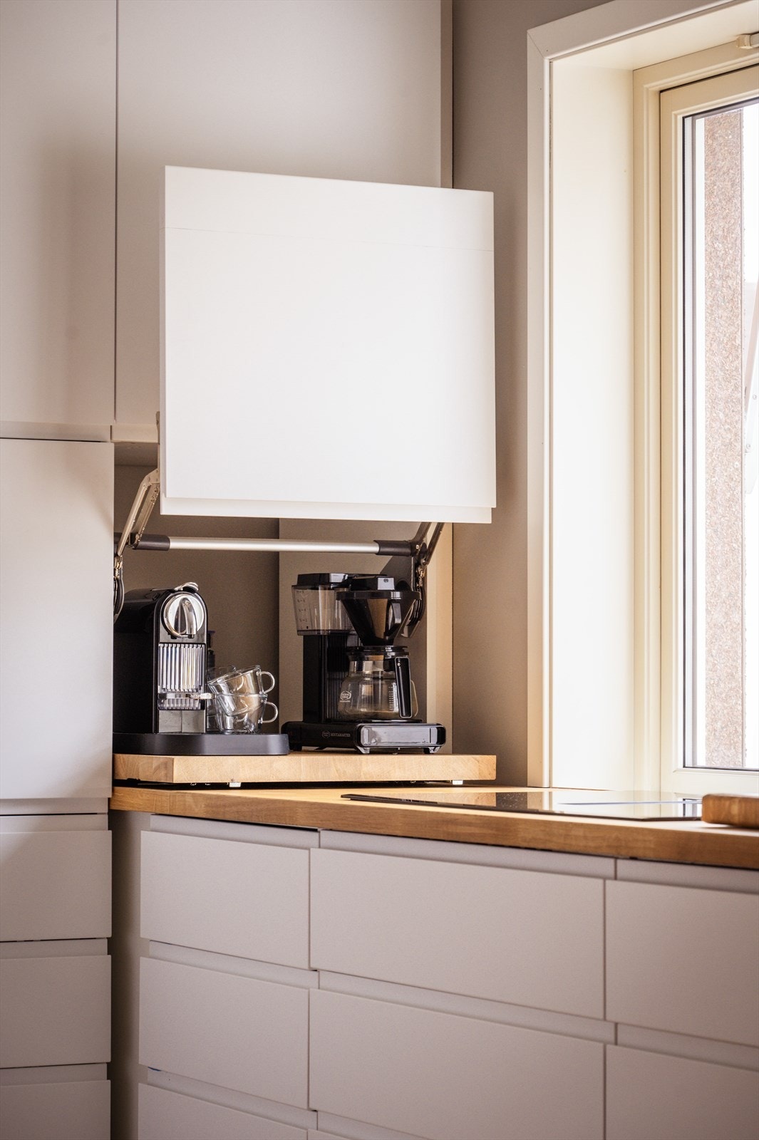 Smart løsning for å skjule kaffemaskin. Galleribilde