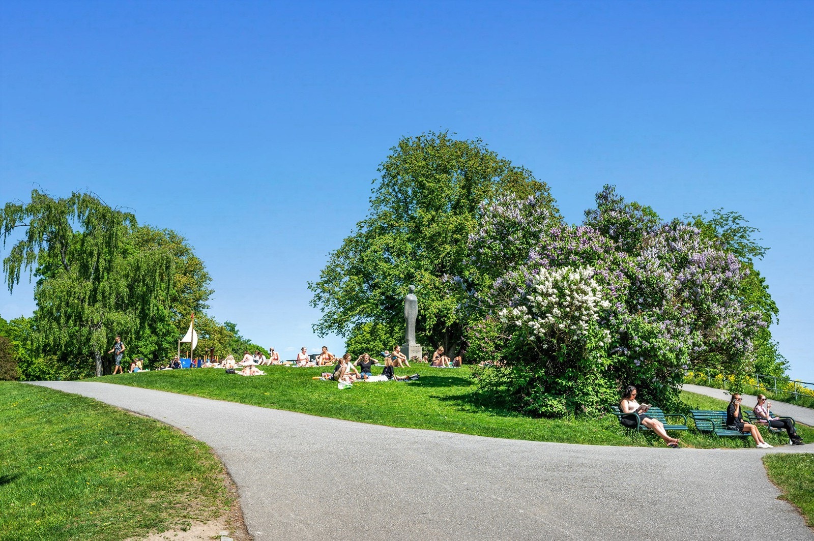Idylliske Stensparken. Galleribilde
